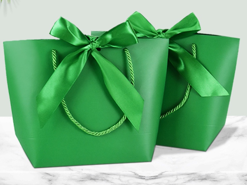 Paper gift bags